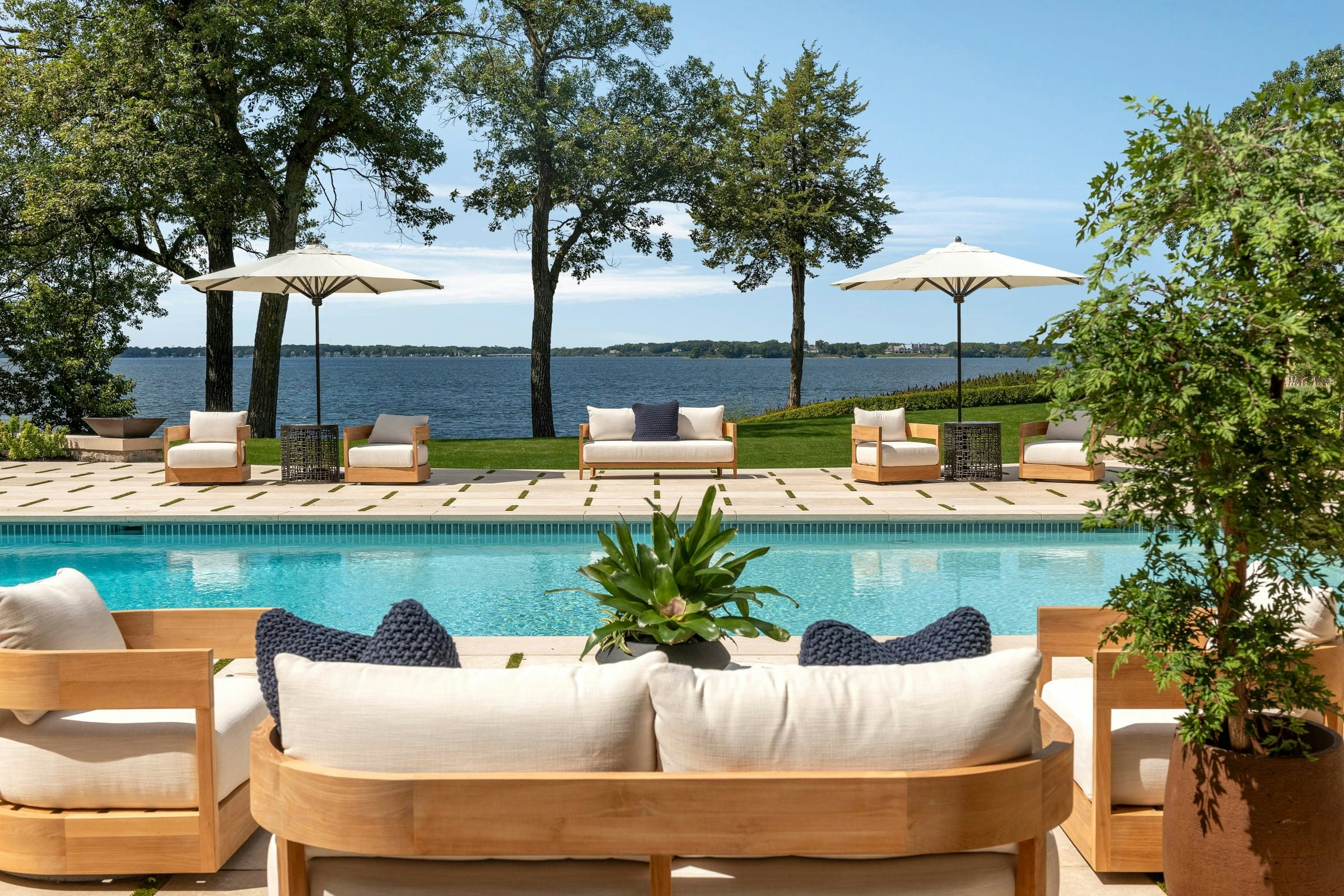 Lake Point Estate1 16