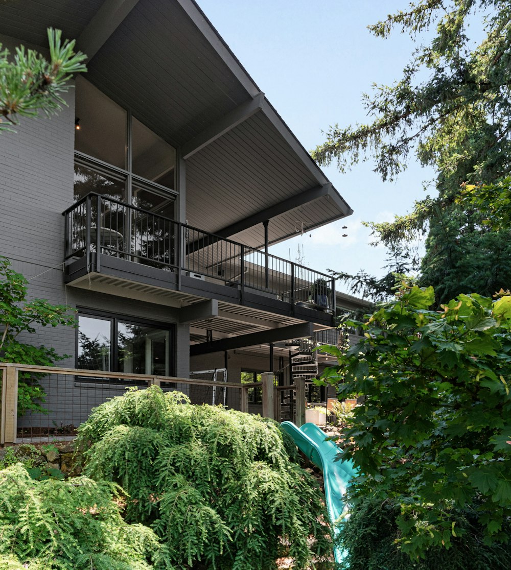 Portland Mid Century 10